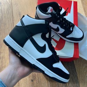 Nike dunk high Panda 8.5 NWT